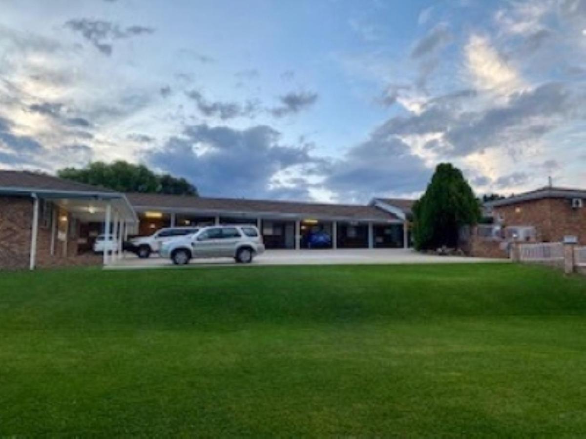 Kinross Inn Cooma Dış mekan fotoğraf