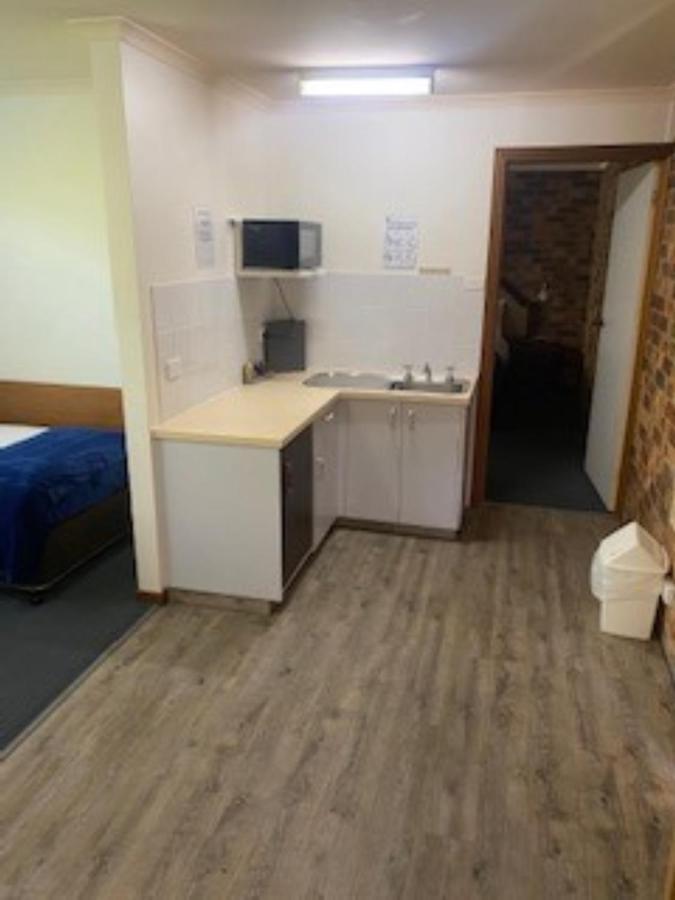 Kinross Inn Cooma Dış mekan fotoğraf