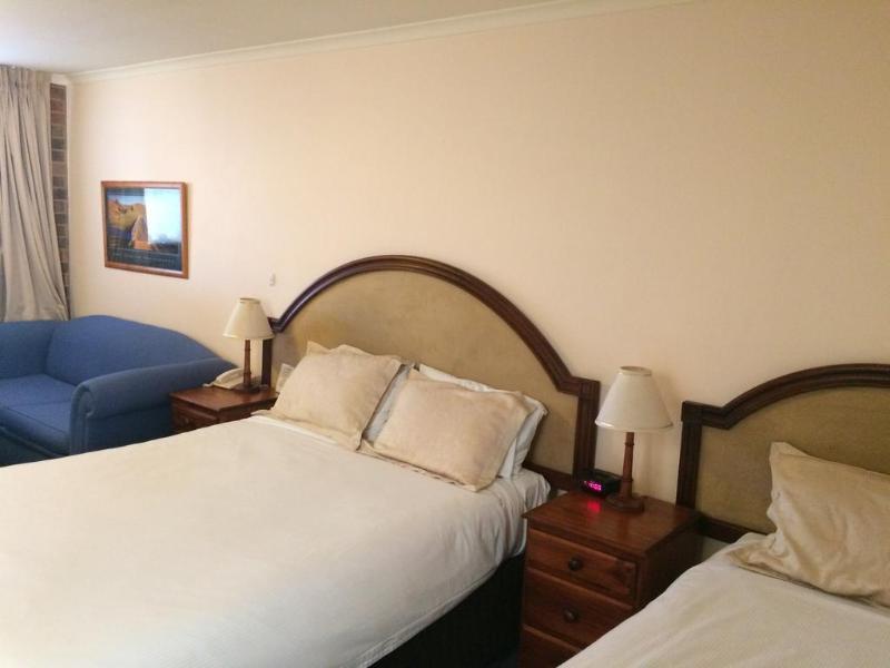 Kinross Inn Cooma Dış mekan fotoğraf